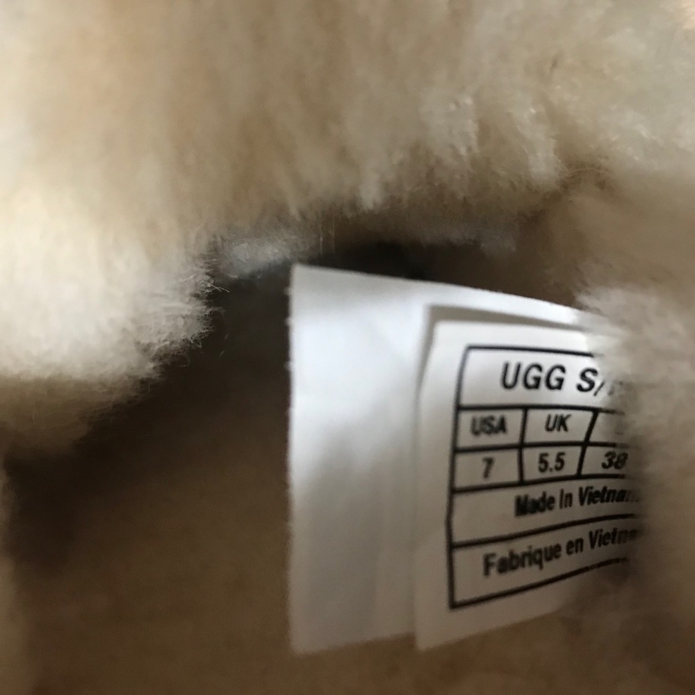 NNOB UGG Gray Suede Moccasins - Picture 8 of 8